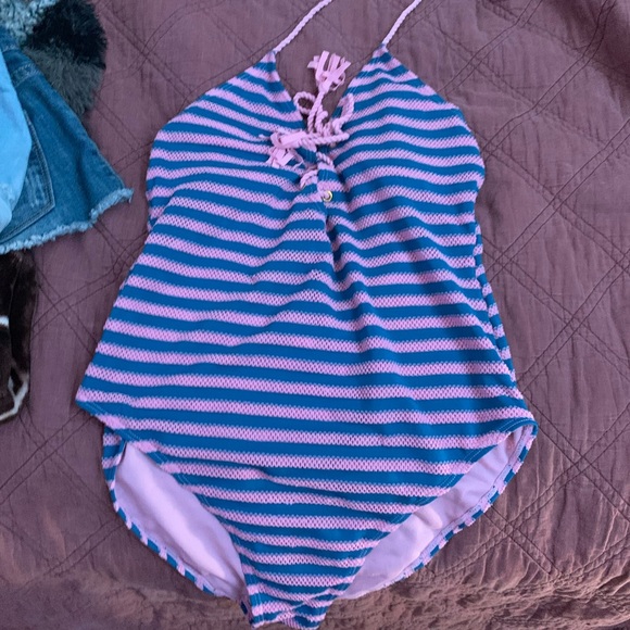 Selling clothes from Old Navy, Ariat, Holister, Forever 21, etc. - Picture 4 of 15